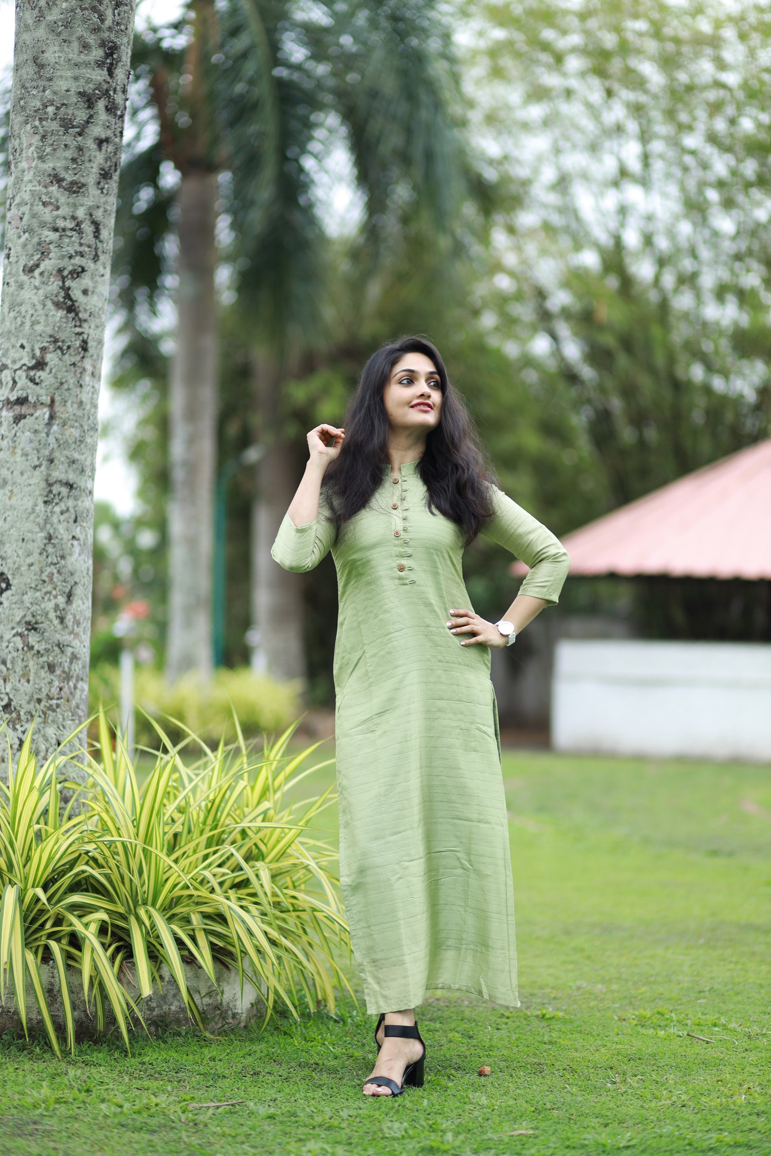 Buy online Yellow Solid Notch Neck Straight Kurti from Kurta Kurtis for  Women by Anubhutee for ₹439 at 75% off | 2024 Limeroad.com